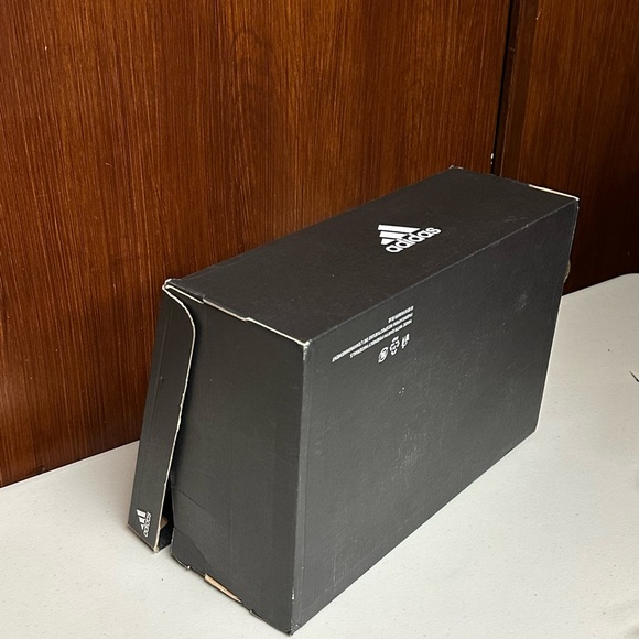Adidas replacement shoe box - Picture 3 of 11